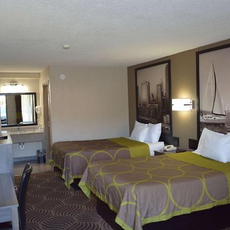 Super 8 By Wyndham Huntersville/Charlotte Area Екстериор снимка